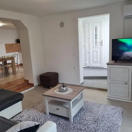 Sanda نوفي فينودولسكي